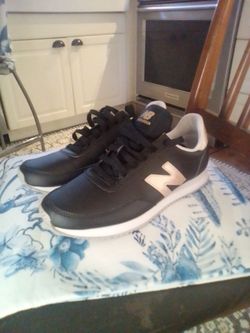 New balance sneakers size 9