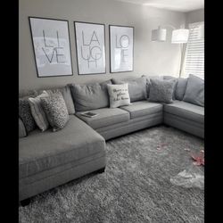 Laurel Crown 3 Pc Sectional