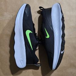 NIKE - MEN'S RUNNING SHOES SIZE 10