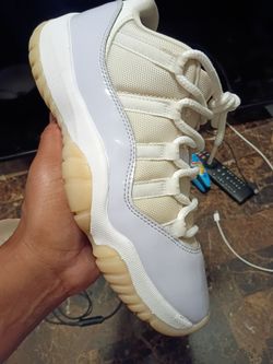 SIZE 8.5 WMS SIZE 7 MEN