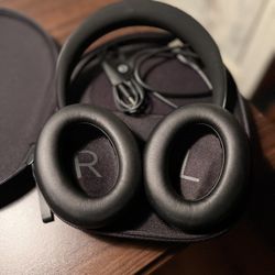 BOSE NC 700 Headphones - Noise Canceling