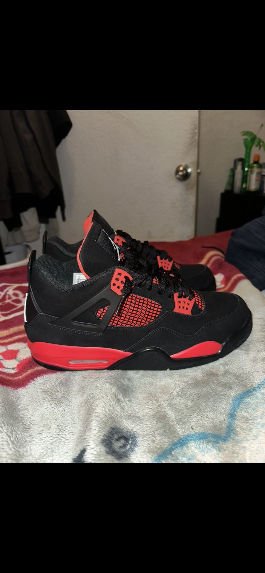 Jordan 4 Red Thunders