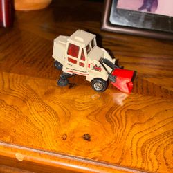 1999 Matchbox "Metro Disposal" street cleaner die-cast toy vehicle.