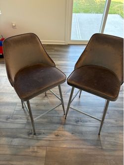 2 Grey velvet bar stools