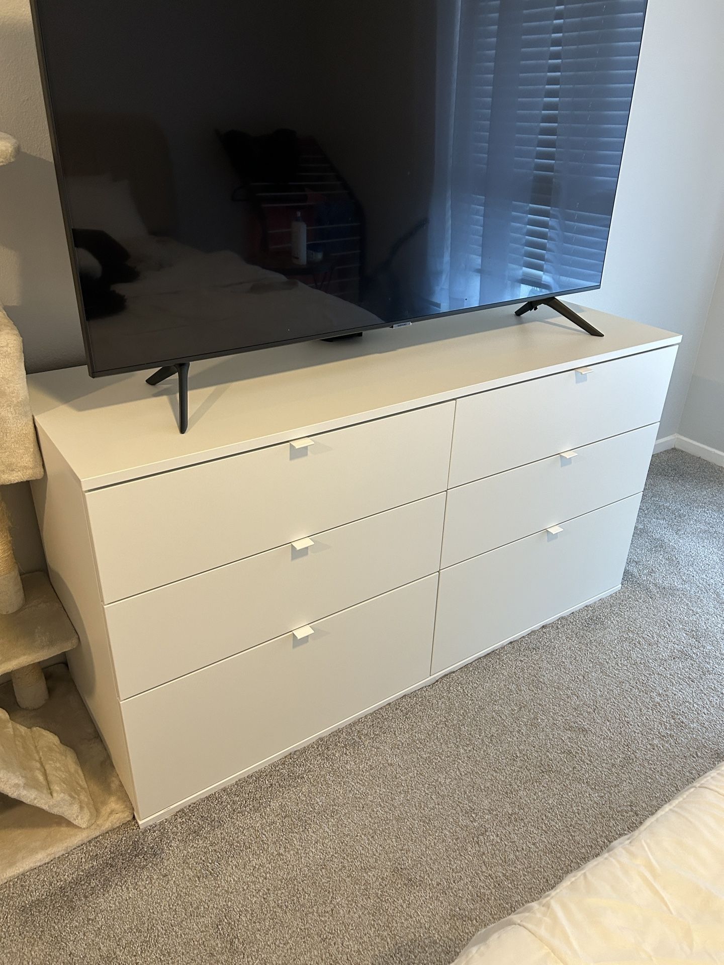 IKEA Vihals 6-Drawer Dresser - White