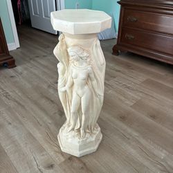 Three Graces Pedestal 