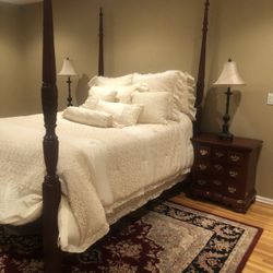 Queen Ann Poster Bed And Dressers And Night Stands