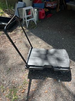 Rubbermaid 4 wheel platform Dolley cart fold down handle sturdy