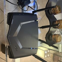 NETGEAR Nighthawk Pro Gaming XR500 Wi-Fi Router Up to 2.6 Gbps XR500-100NAS