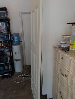 Interior door brand new never hung changing my interior doors had this door for a few months lost the receipt cant take it back to home depot