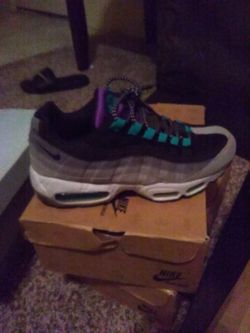 Air max 95. Size 9.5 asking 60 Buck