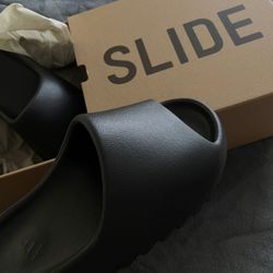 Black yeezy slides