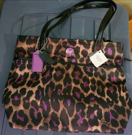 New Coach Handbag w/tag!