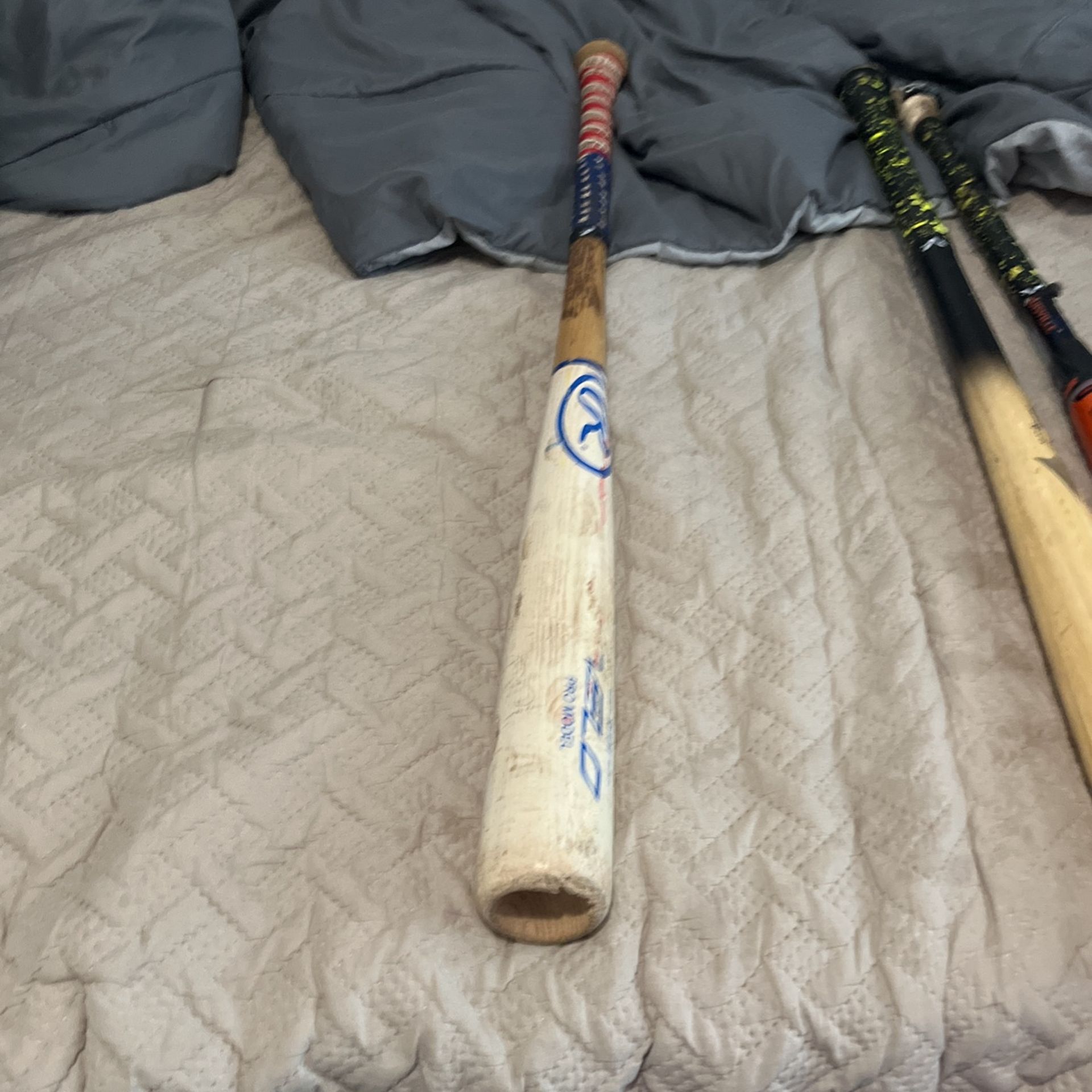 Wood Bats 33’’ And Meta 33’’ Brooks 32’’