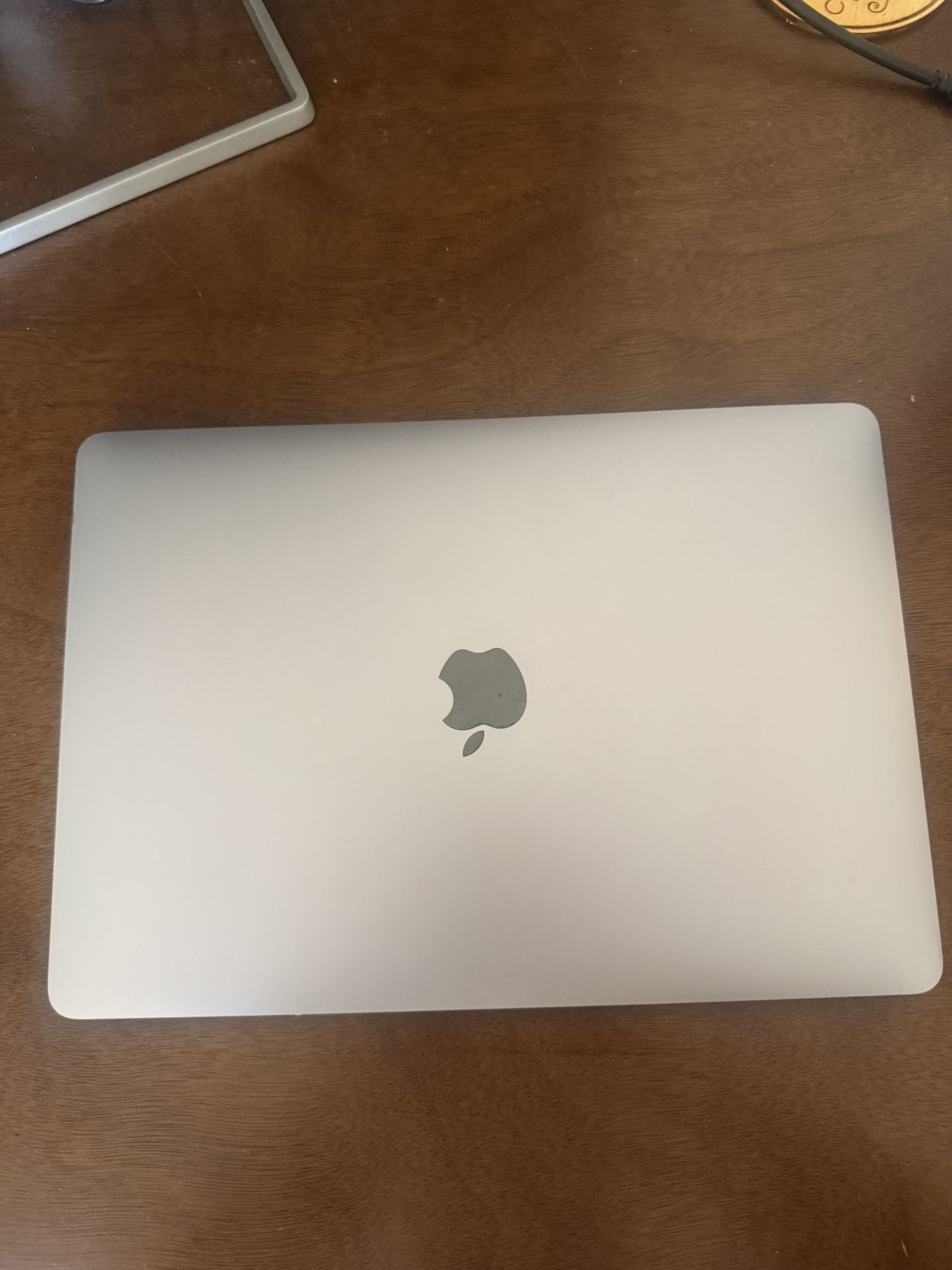 MacBook Air (M1, 2020)