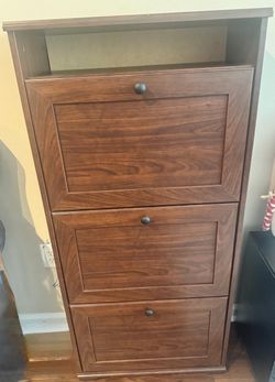 Shoe cabinet
