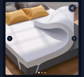 Mattress topper bed
