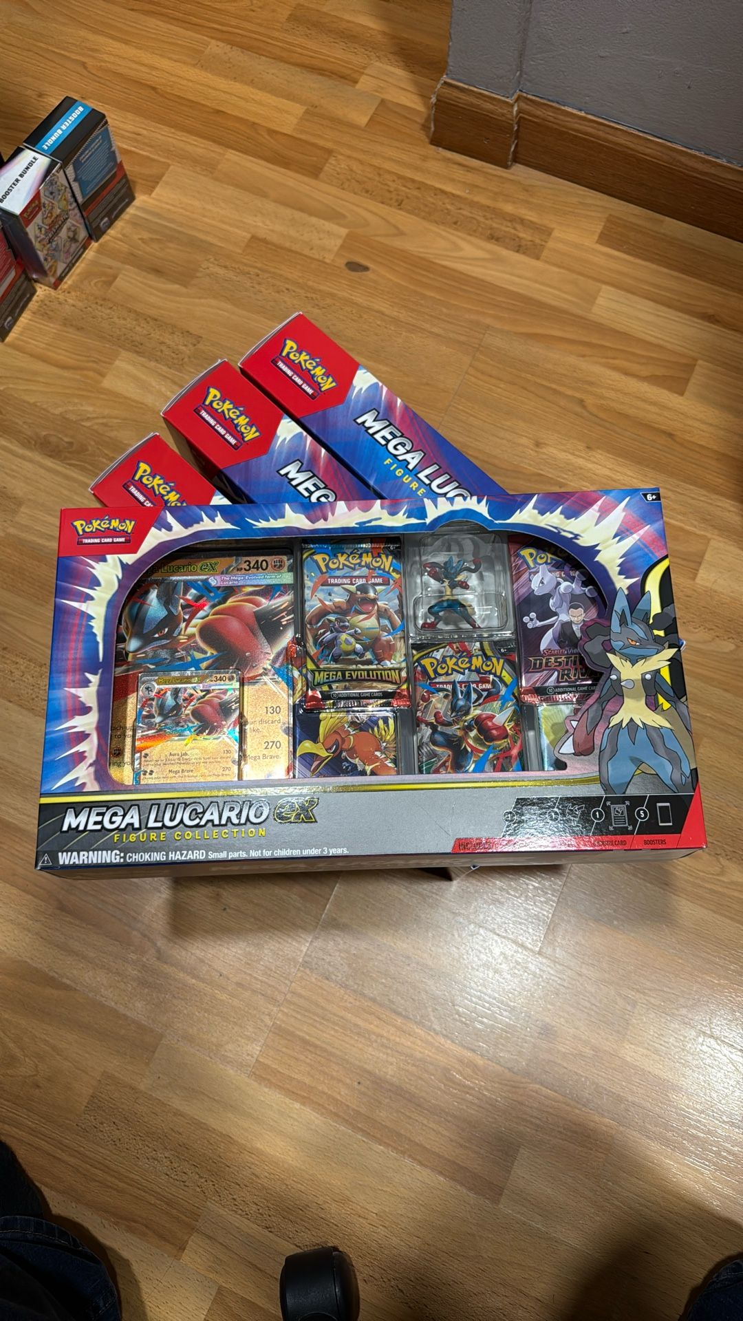 MEGA LUCARIO FIGURE COLLECTION
