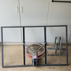 Heavy duty basketball hoop with commercial grade mount