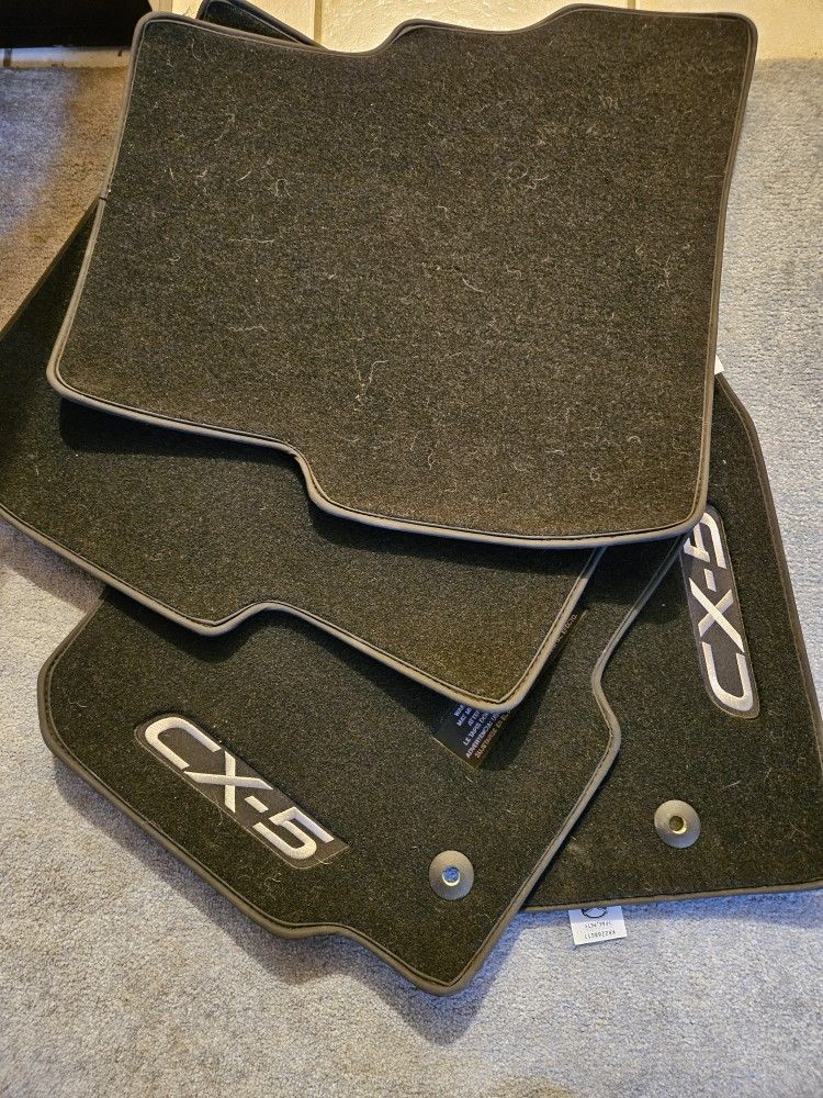 Genuine Brand New 2016 MAZDA CX5 carpet mats