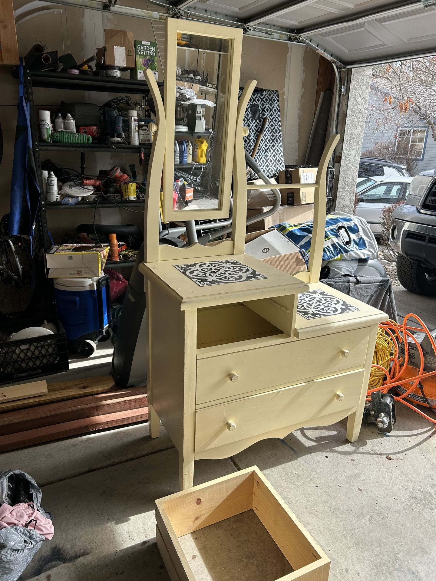Vintage Vanity Dresser With Mirror