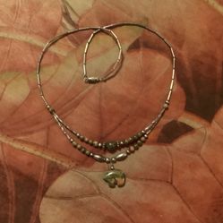 Navajo Jade And Silver Necklace.  Jewelry 