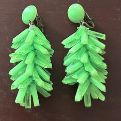 Huge Jewelry Lot Pounds Of Vintage To Now Jewelry Rhinestone, Gold, Silver Necklaces, Earrings Bracelets Rings Brooch pounds of jewelry