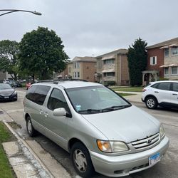 2002 Toyota Sienna