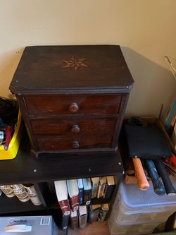 Wood Antique 3-Drawer jewelry or toolBox with Star Inlay