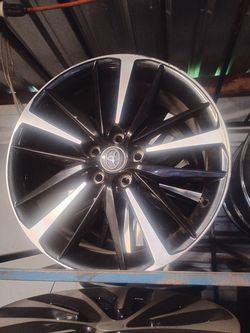 Oem wheels Toyota in good condition