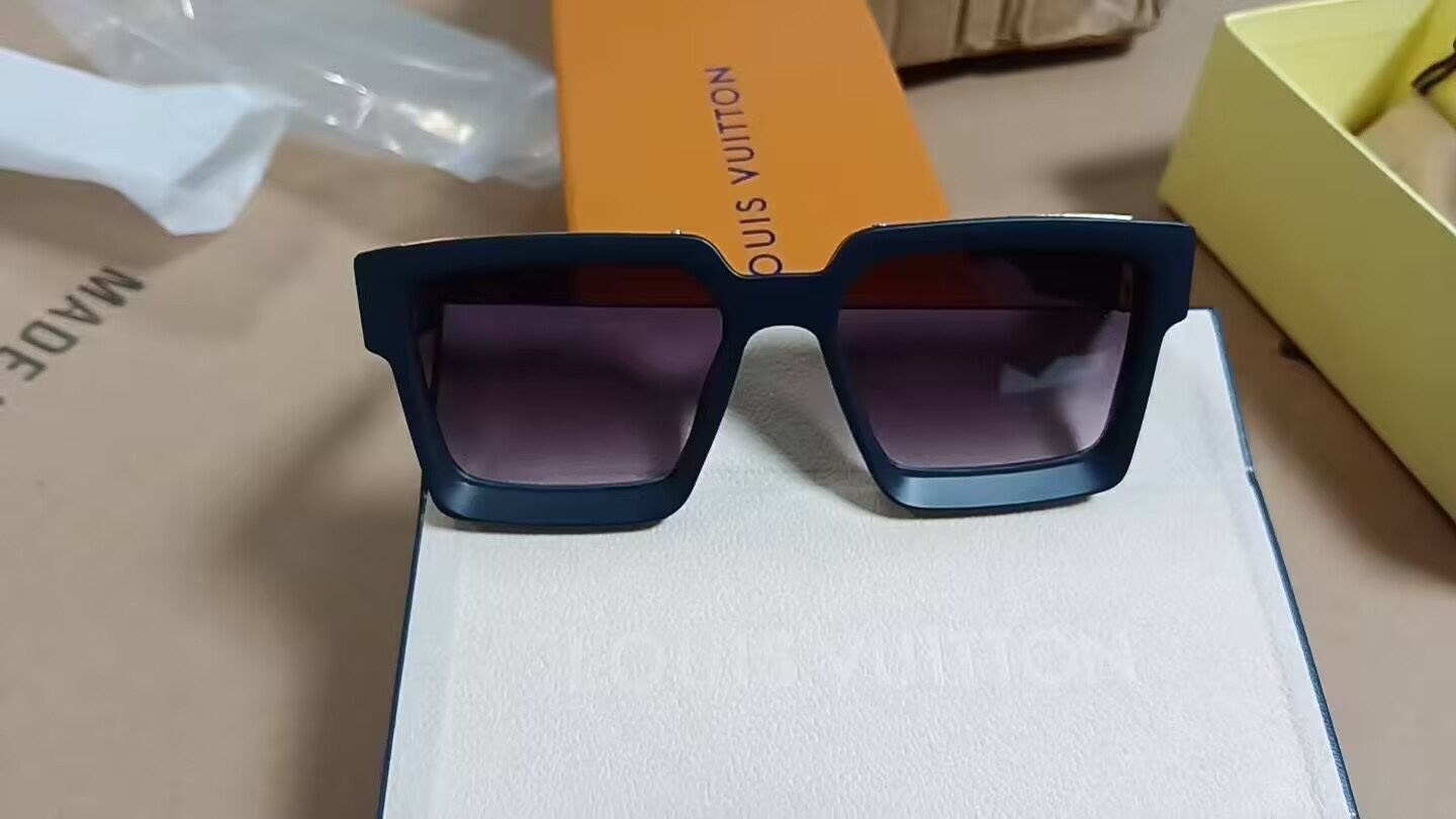 LV Sunglasses Black