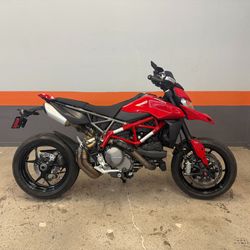 2020 Ducati Hypermotard - 7,987 miles