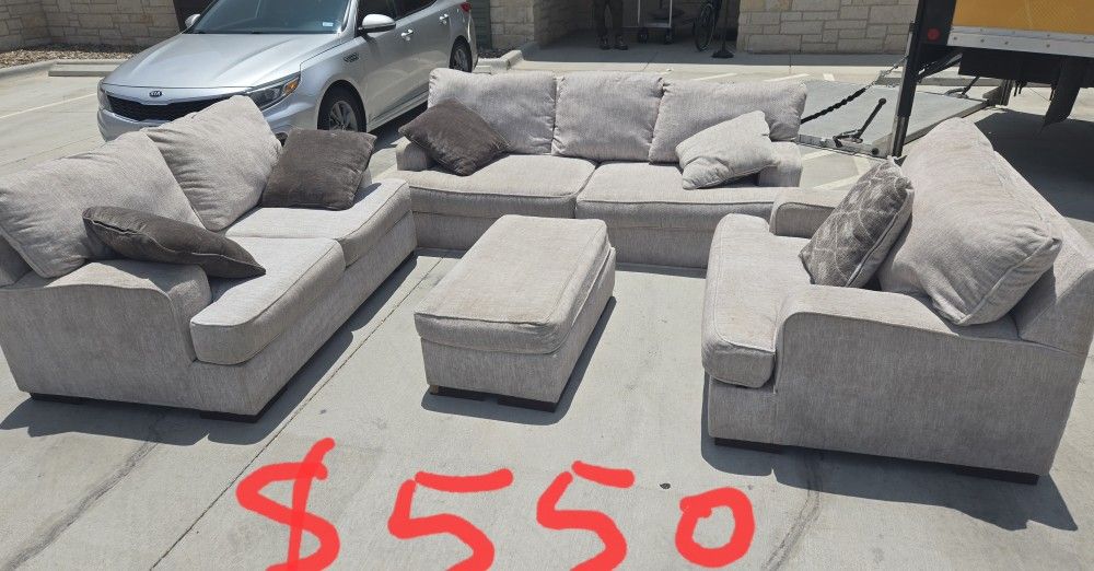 Sofa/ Loveseat 3 Set Wiith