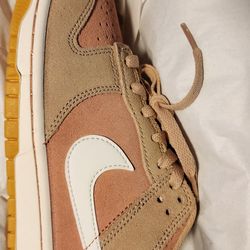 Dunk Low Mens size 8.5 womens 10