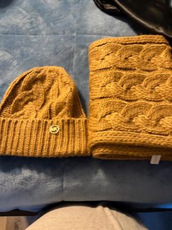Michael Kors Cable Knit Beanie and Scarf Set
