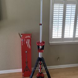 Milwaukee M18 Tower Light