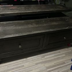 TODOE LIFT TOP COCKTAIL TABLE IN GRAY