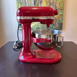 KITCHEN AID PRO 5 PLUS BOWL-LIFT STAND MIXER 🌟Excellent Used Conditions🌟 AVAILABLE FOR IMMEDIATE PICK UP IN SANTA ANA 