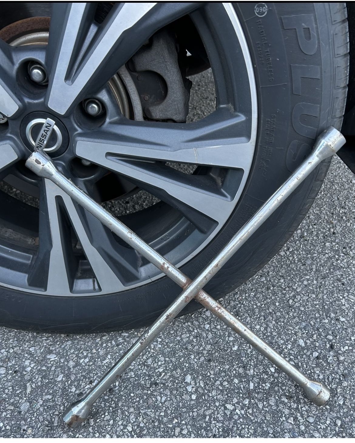 Lug Wrench - 4 Way