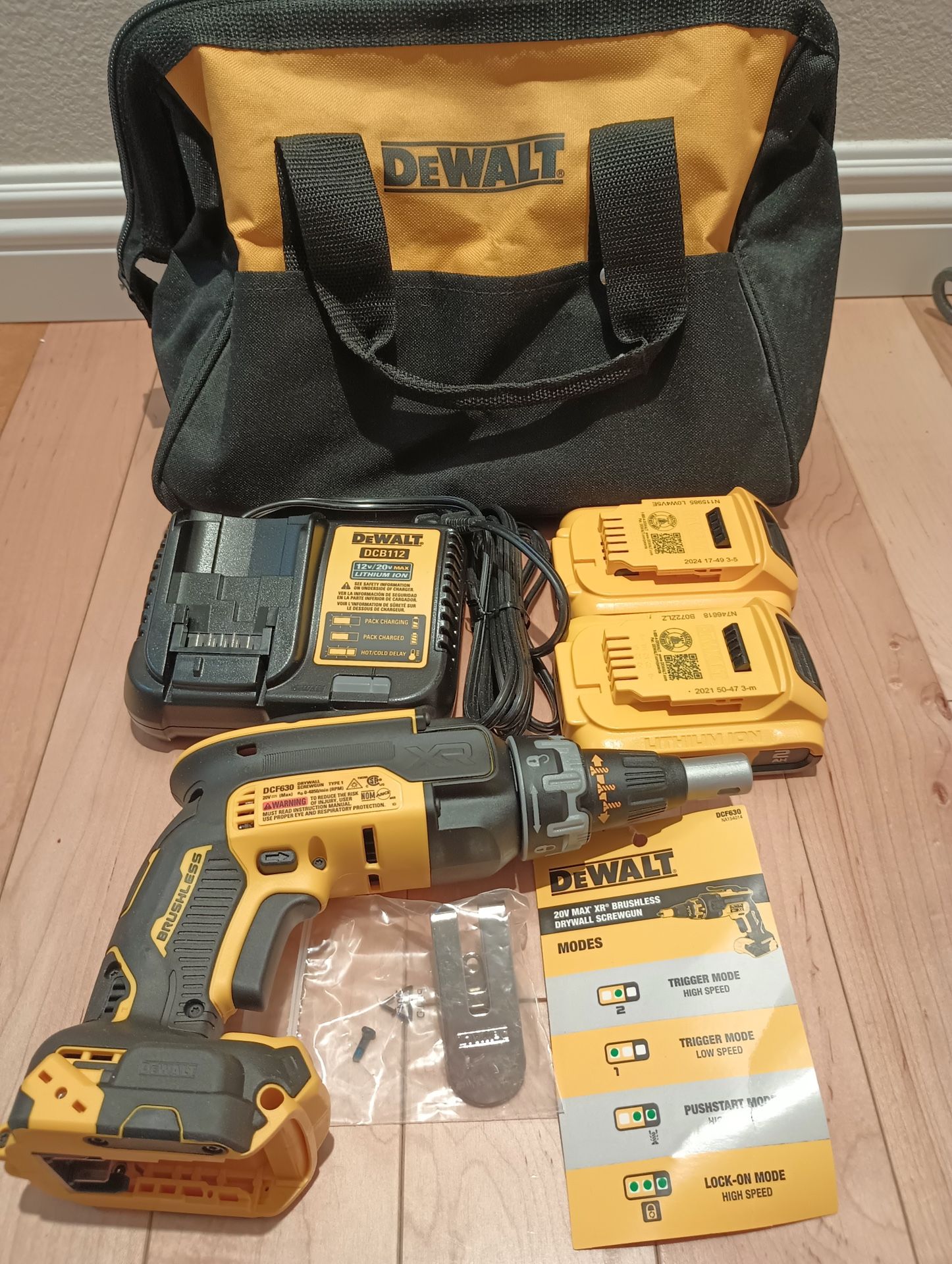 DeWalt Brushless Screw Gun Kil $210 lNew