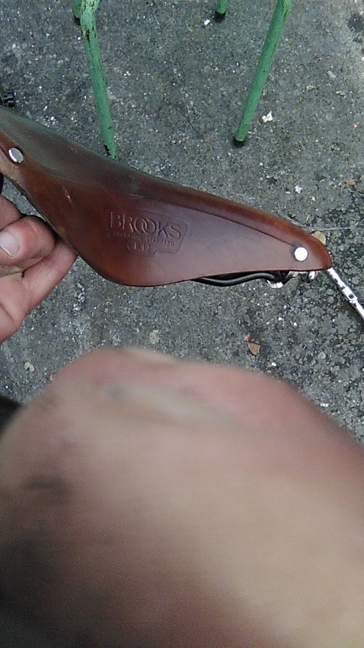 Brooks Bicycle Saddle (Brown) B-17
