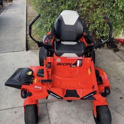Ariens IKON 52-in 23 HP Kawasaki Carb Compliant Gas Zero Turn Riding