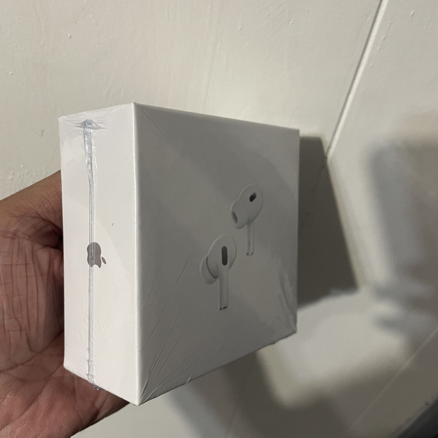 Apple AirPods Pro 2nd Generation (AUTHENTIC)(QUICK RESPONSE)