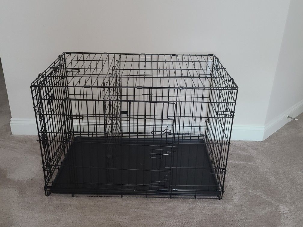 KONG® Dual-Door Rust-Resistant Dog Crate size: 37"L x 23.3"W x 24.4"H
