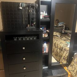 mirror with drawers 
