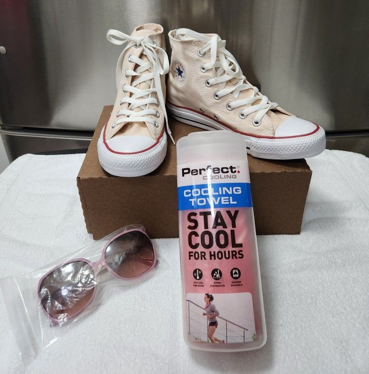 Women's CONVERSE Chuck 70 High Top Sneakers 