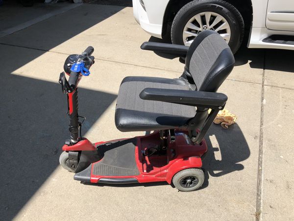Gogo ultra mobility scooter 260lbs wt cap for Sale in Northbrook, IL