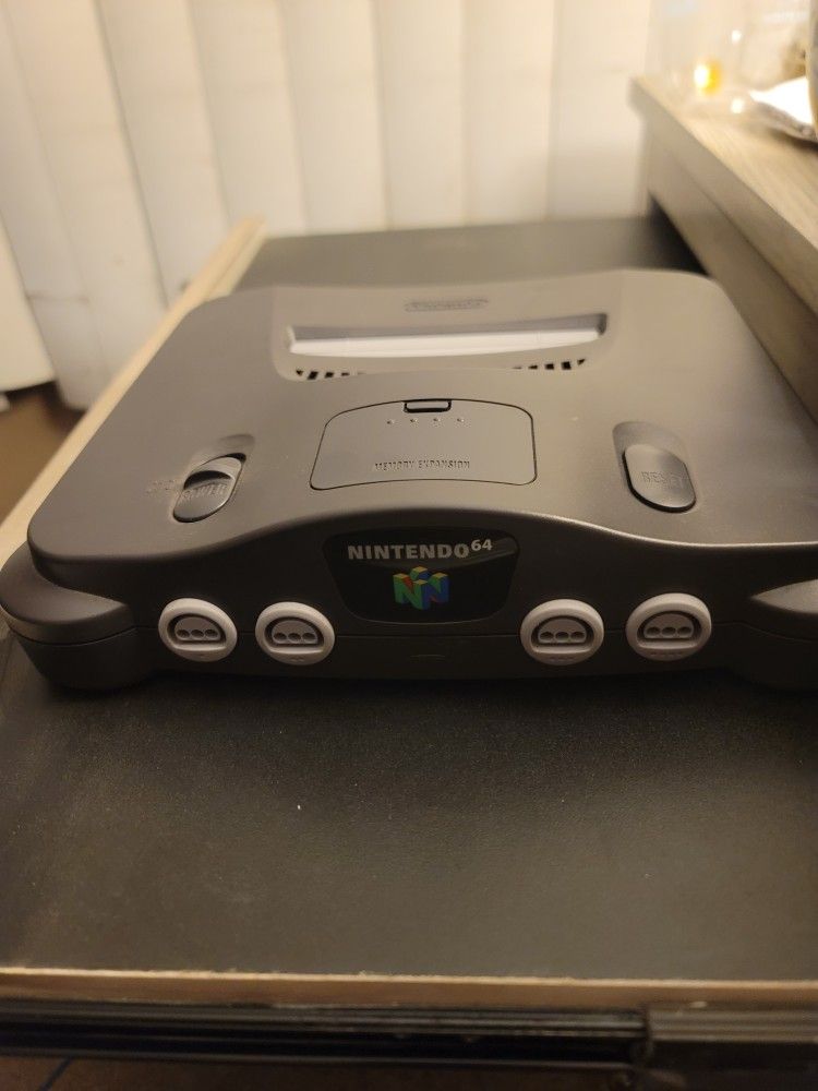 Nintendo 64 Console Bundle (Cables, 2 OEM Controllers)