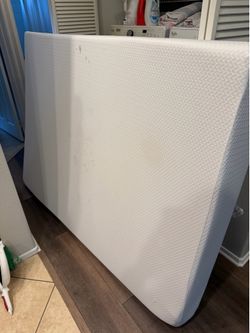Full Size Memory Foam Mattress w Metal Bed Frame