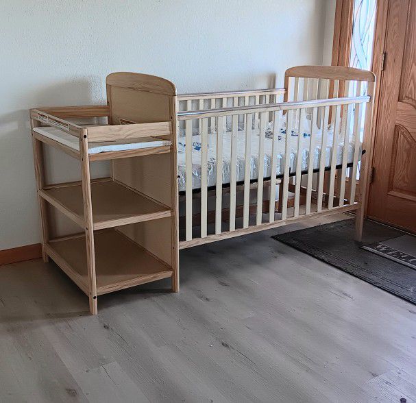 NEW Crib with Changing Table